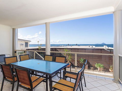 2/141A Soldiers Point Road - Large Waterfront Duplex Across From The Bowling Club - Phillip Island Accommodation 2