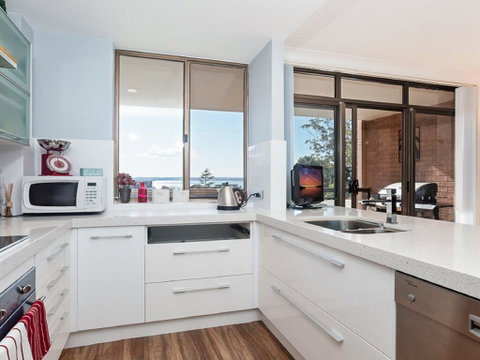 23 'The Commodore' 9-11 Donald Street - Delightful Unit With Gorgeous Water Views - Phillip Island Accommodation 2