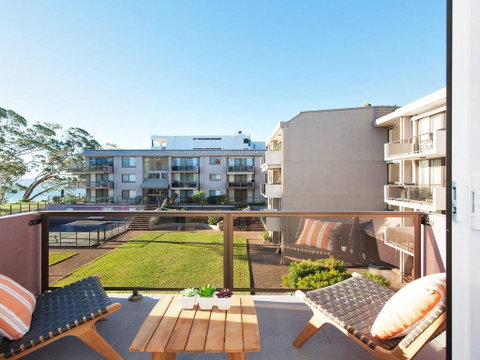 24 'The Poplars', 34 Magnus Street - Views, Aircon, WIFI, Netflix & Pool - Phillip Island Accommodation 2