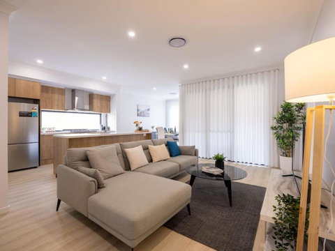 Brand New 4Bs Home Near Shops And Park At Greenbank - Phillip Island Accommodation 0