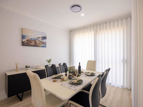 Brand New 4Bs Home Near Shops And Park At Greenbank - Phillip Island Accommodation 1