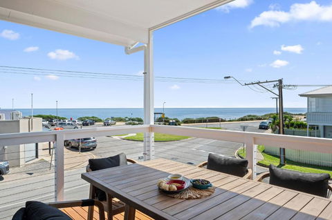 C-Views - Aldinga Beach - C21 SouthCoast Holidays - Phillip Island Accommodation 0