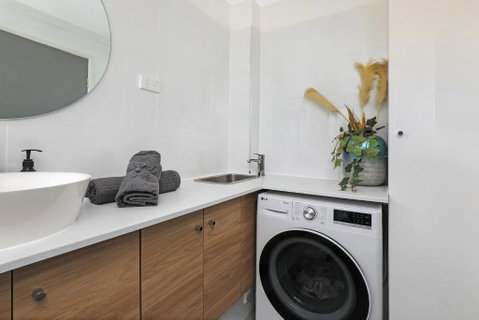 CANAL7-ON THE MOOLOOLABA CANAL! - Phillip Island Accommodation 4