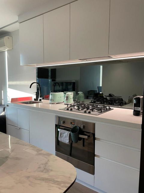 C&S Stay- Melbourne CBD - Phillip Island Accommodation 3