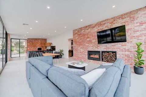 CASALE ESTATE - Phillip Island Accommodation 1