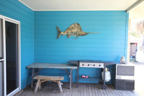 CASTAWAY BEACH HOUSE- NO Parties - NO Pets - Phillip Island Accommodation 4