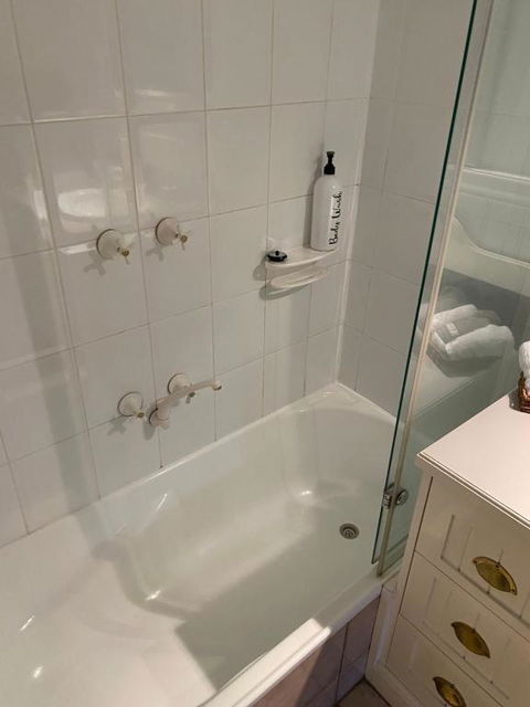 Creek Cottage Bed And Breakfast Traralgon - Phillip Island Accommodation 4