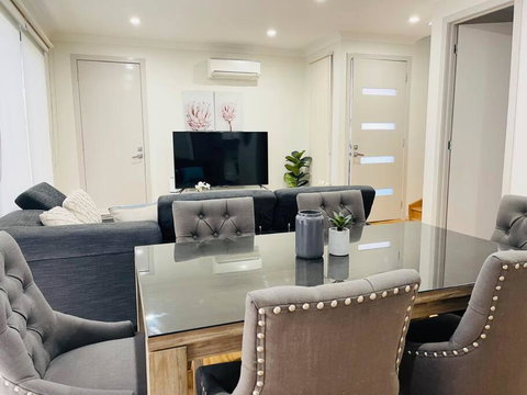 D112 Braybrook Central Stay-Great Getaway - Phillip Island Accommodation 3