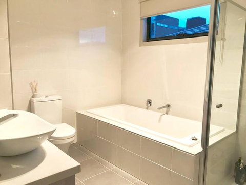D112 Braybrook Central Stay-Great Getaway - Phillip Island Accommodation 4