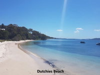 27a Christmas Bush Avenue - wifi aircon close to Dutchies Beach