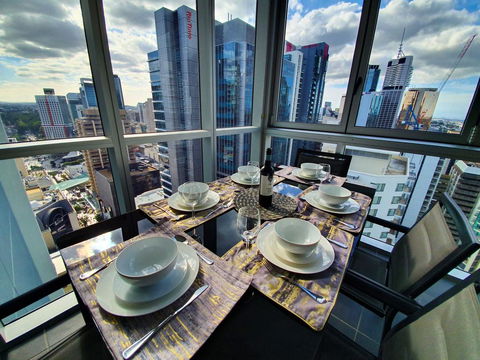 2BR EPIC VIEWS , CBD,  2 Cars , Pool, Wine, Gym, Netflix - Phillip Island Accommodation 1