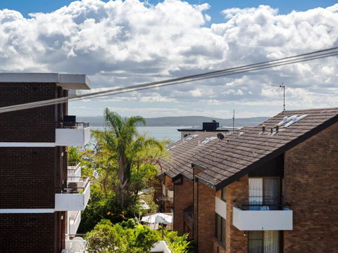3 'The Commodore' , 9-11 Donald Street - Great Unit In The Heart Of Town - Phillip Island Accommodation 0