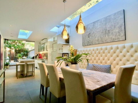 3 Storey Home Close Walk To Fox Studios SCG & City - Phillip Island Accommodation 2