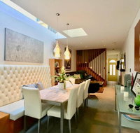 3 Storey Home Close Walk to Fox Studios SCG  City - Phillip Island Accommodation