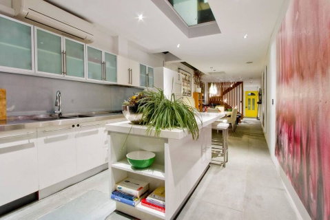 3 Storey Home Close Walk To Fox Studios SCG & City - Phillip Island Accommodation 1