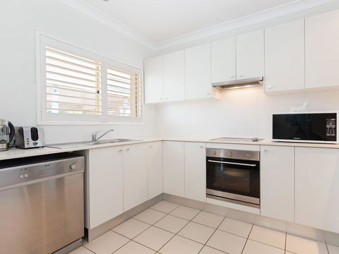 356 ' Oaks Pacific Blue', 265 Sandy Point Rd - Air Conditioned, Direct Pool Access And Suited For Disability - Phillip Island Accommodation 3