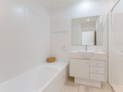 356 ' Oaks Pacific Blue', 265 Sandy Point Rd - Air Conditioned, Direct Pool Access And Suited For Disability - Phillip Island Accommodation 1