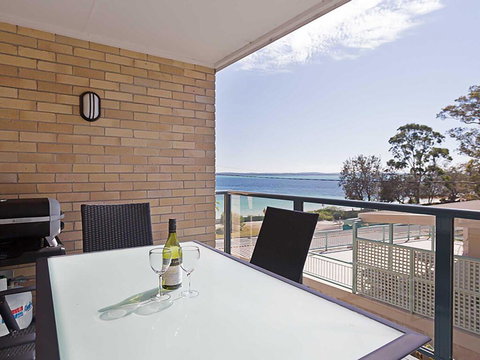 4 'Shoreline' 7 Victoria Parade - Views Over Fly Point And Marina - Phillip Island Accommodation 0
