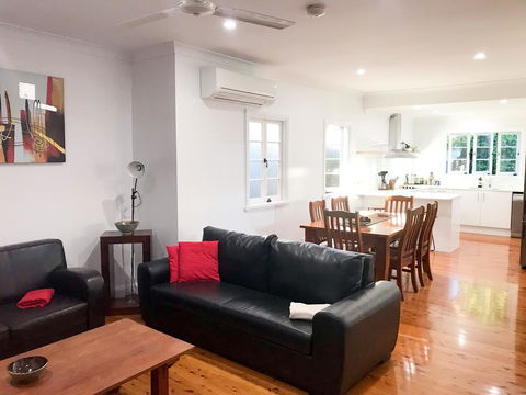 4 Bedroom House - Walk To Southbank - Phillip Island Accommodation 3