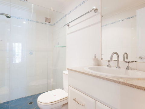 5 'The Outlook', 4 Ocean Parade - Overlooking Boat Harbour Beach And Ducted Air Conditioning - Phillip Island Accommodation 2