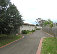 5 Little Penguin Crt Cowes - Cottage near the Beach - Phillip Island Accommodation