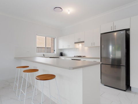 5B BENT STREET - LARGE HOUSE WITH DUCTED AIR CON, WIFI & FOXTEL - Phillip Island Accommodation 2
