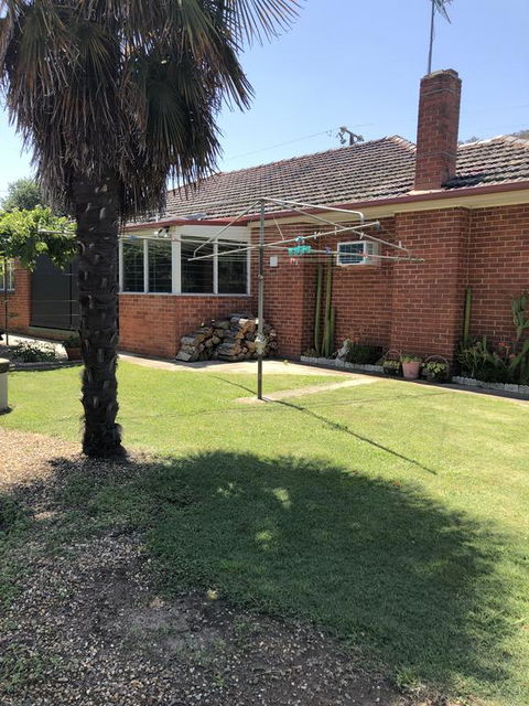 725 Myrtleford-Yackandandah Road - Phillip Island Accommodation 0