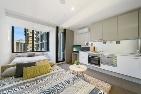 A Charming Studio With Stunning City Views - Phillip Island Accommodation 2