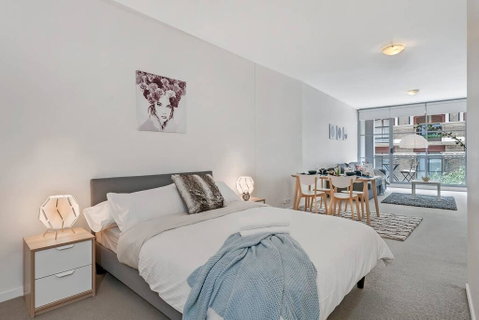 A Modern & Stylish Studio Near Darling Harbour - Phillip Island Accommodation 1
