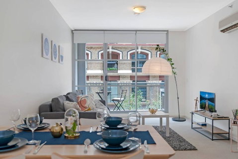 A Modern & Stylish Studio Near Darling Harbour - Phillip Island Accommodation 0