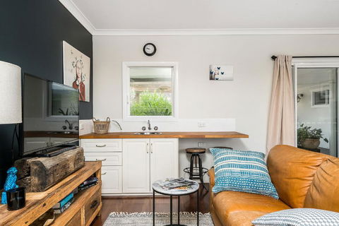 A PERFECT STAY - Byron Hills Hinterland Retreat - Phillip Island Accommodation 3