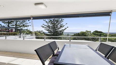 A Stylish Apartment With Noosa Views! - Unit 6 Yaringa 29 Noosa Drive - Phillip Island Accommodation 0