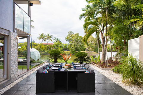 Absolute Lakefront - Port Douglas - Phillip Island Accommodation 0