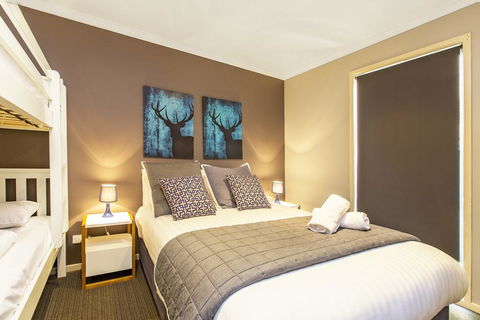 Acacia 2 - Luxurious Holiday Townhouse - Phillip Island Accommodation 2