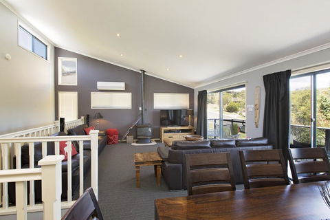 Acacia 2 - Luxurious Holiday Townhouse - Phillip Island Accommodation 1