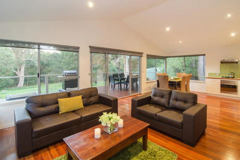 Acacia Chalets Margaret River - Phillip Island Accommodation 1