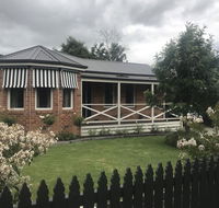 Acacia House - Central Healesville - Yarra Valley