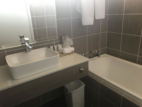 Acacia Motor Lodge - Phillip Island Accommodation 3