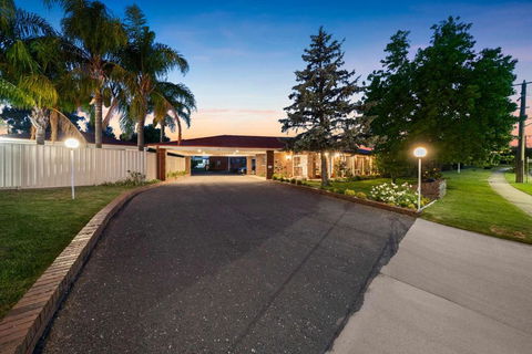 Econo Lodge Border Gateway Wodonga - Phillip Island Accommodation 4