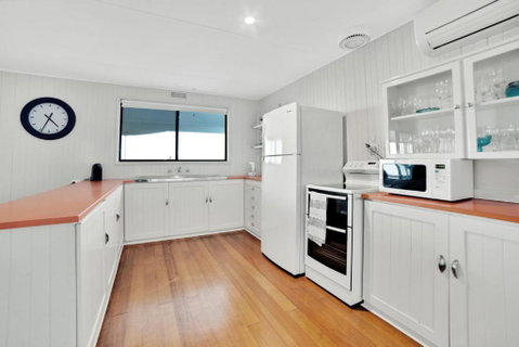Dune Views - Phillip Island Accommodation 4