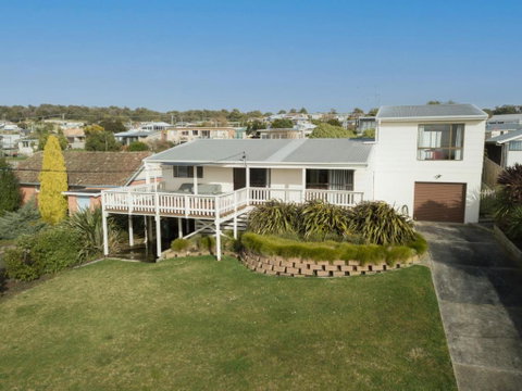 Dune Views - Phillip Island Accommodation 0
