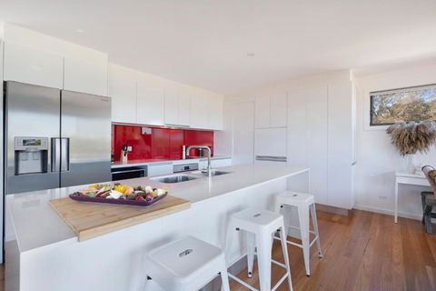 EAST52A - Lake Views - Phillip Island Accommodation 2