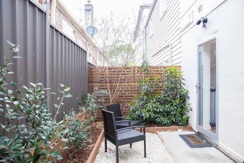 Esperanza Gardens - A Stylish Victorian Studio - Phillip Island Accommodation 4