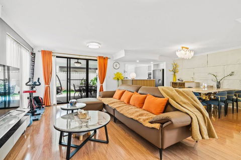 Equitice Autumn Moonlight Villa - Phillip Island Accommodation 0