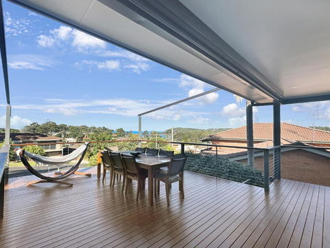 Fab 3-Bed Stay With Great Outdoors & Water Views - Phillip Island Accommodation 1