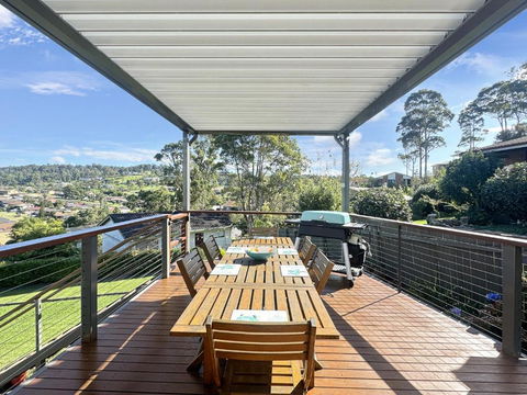Fab 3-Bed Stay With Great Outdoors & Water Views - Phillip Island Accommodation 2
