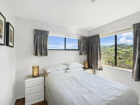 Fab 3-Bed Stay With Great Outdoors & Water Views - Phillip Island Accommodation 3