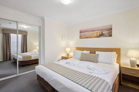 Fabulous Apt In Northbridge With Pool & WiFi - Phillip Island Accommodation 2
