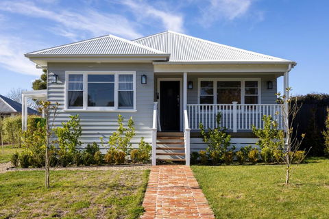 FOREST CORNER - 3 BEDROOM WEATHERBOARD, TRENTHAM - Phillip Island Accommodation 0