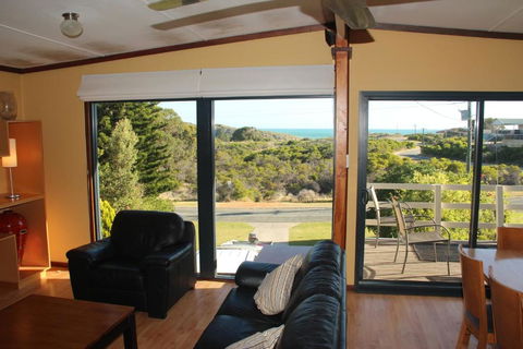 Gabbadah Beach House - Phillip Island Accommodation 4